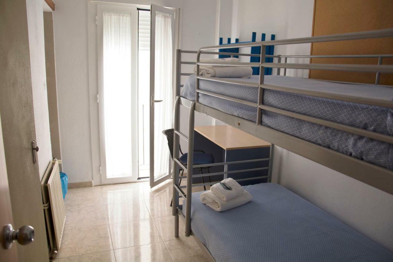 Habitación Triple contigua con baño privado externo