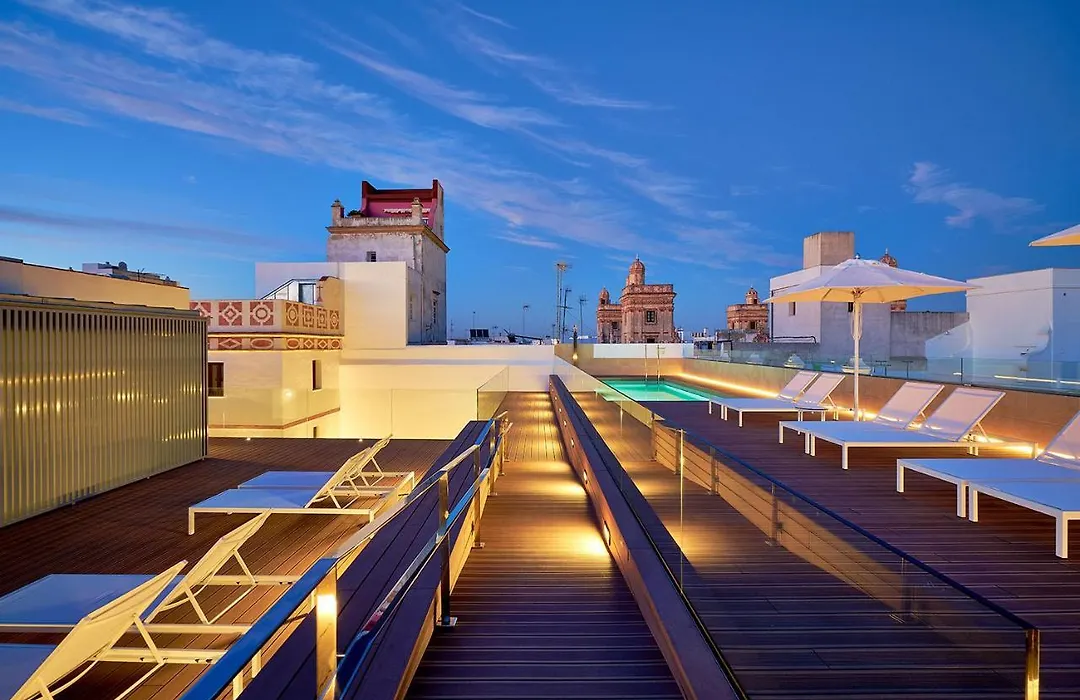 Tandem Torres de Cádiz Suites-1